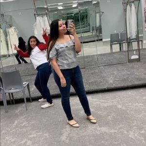 Meet your Posher, Aida